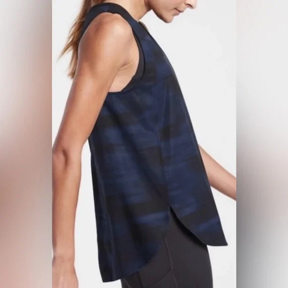 Athleta Zephyr Tank Blurred Blue Camo - Picture 2 of 4